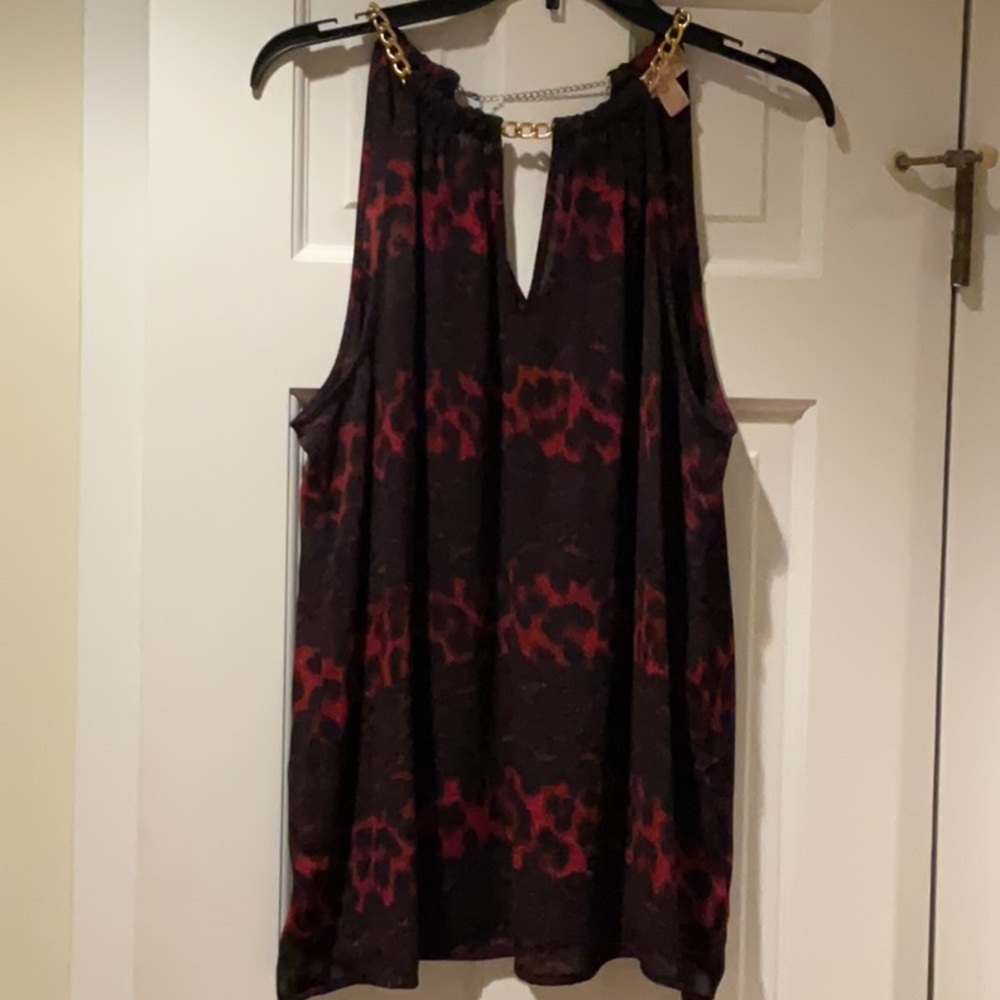 Women's Black and Red Sleeveless Top